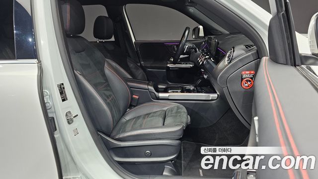 Mercedes-Benz GLB-Class 2023 — photo 16