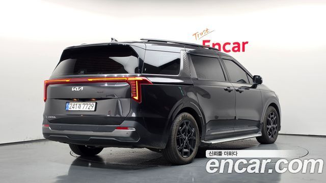 Kia Canival 2025 — photo 2
