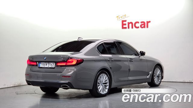 BMW 5-Series 2022 — photo 2