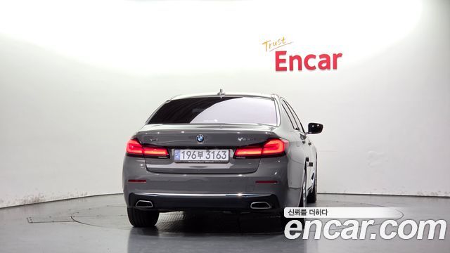 BMW 5-Series 2022 — photo 4