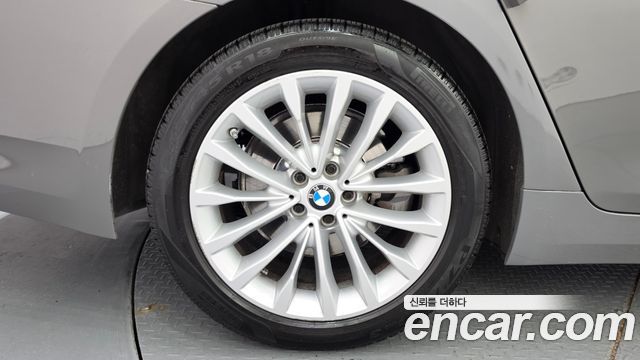 BMW 5-Series 2022 — photo 5