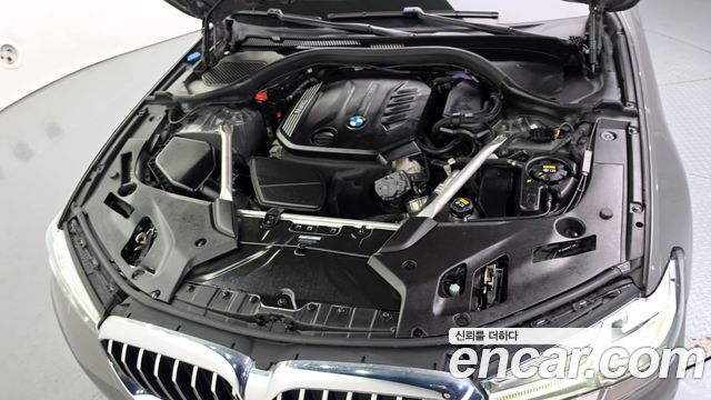 BMW 5-Series 2022 — photo 6