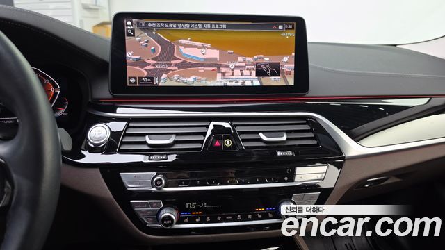 BMW 5-Series 2022 — photo 20