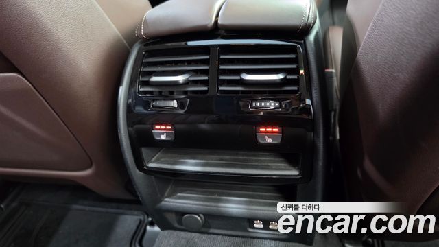 BMW 5-Series 2022 — photo 24