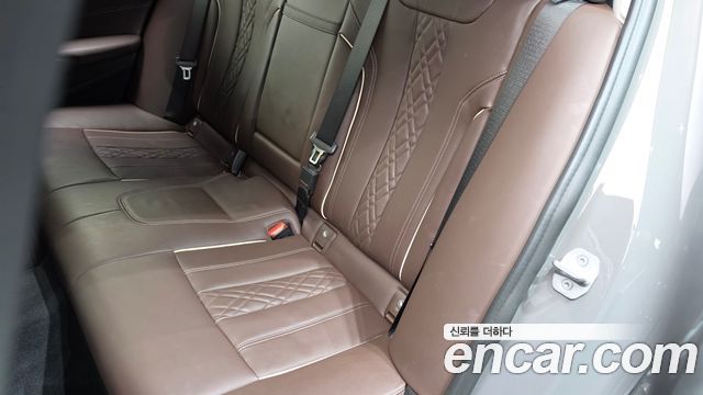 BMW 5-Series 2022 — photo 31