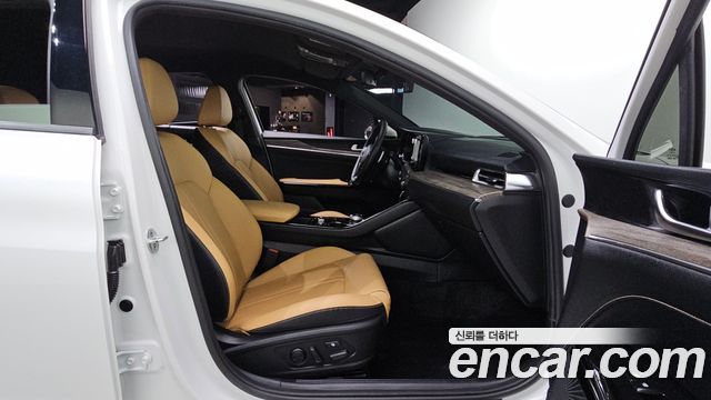 Kia K5 2023 — photo 17