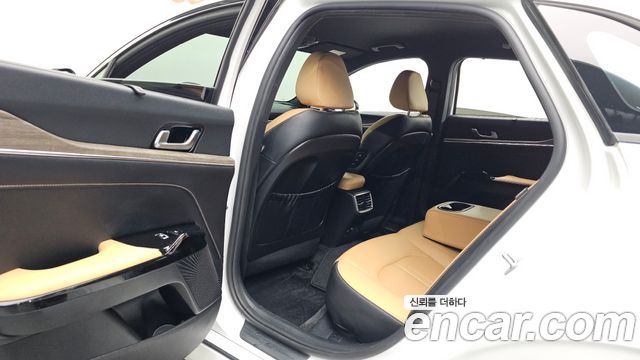 Kia K5 2023 — photo 16