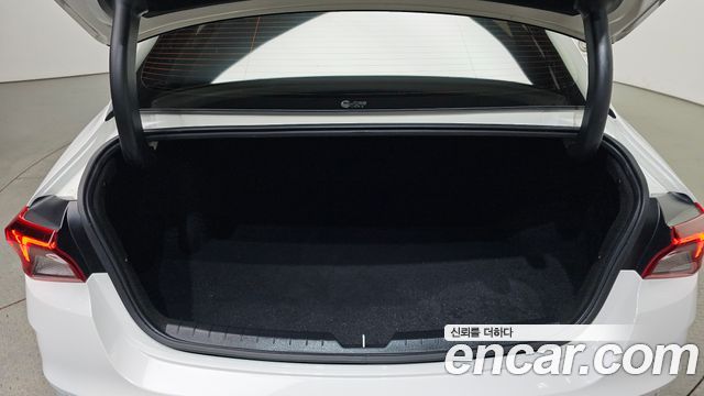 Kia K5 2023 — photo 32