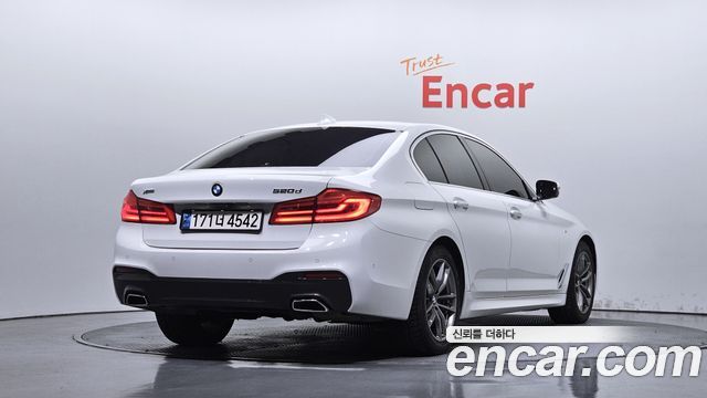 BMW 5-Series 2018 — photo 2