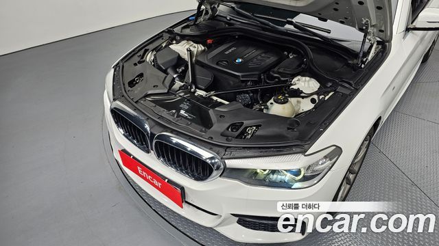 BMW 5-Series 2018 — photo 6