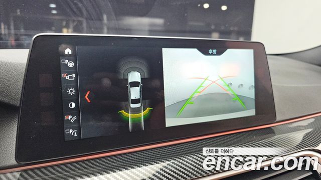 BMW 5-Series 2018 — photo 15