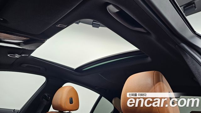 BMW 5-Series 2018 — photo 19