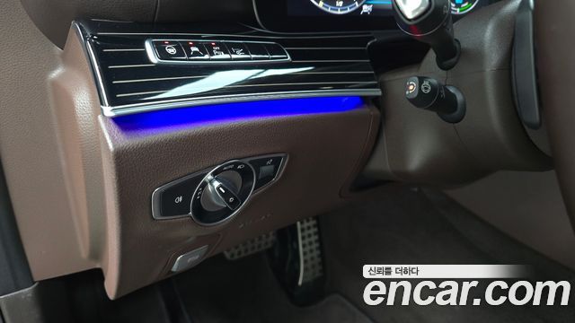 Mercedes-Benz CLS-Class 2019 — photo 25