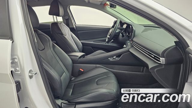 Hyundai AVANTE 2021 — photo 11