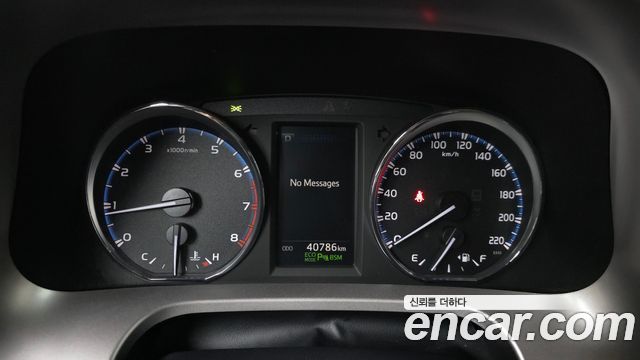 Toyota RAV4 2017 — photo 11