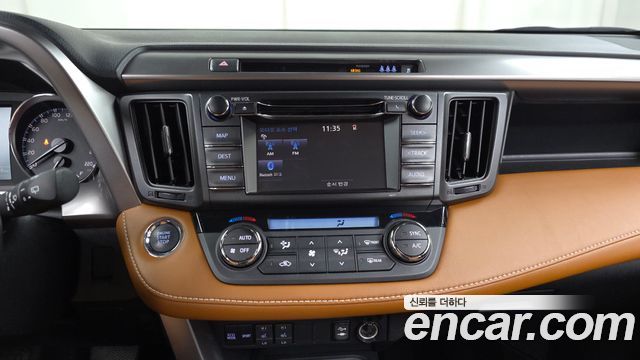 Toyota RAV4 2017 — photo 20