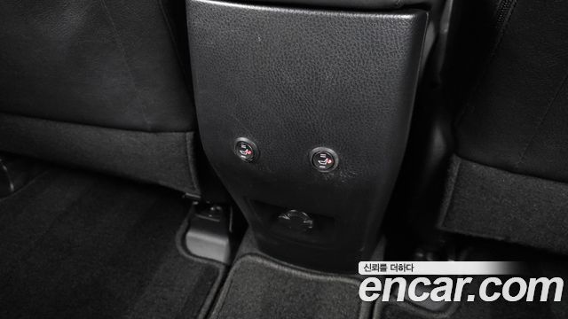 Toyota RAV4 2017 — photo 24