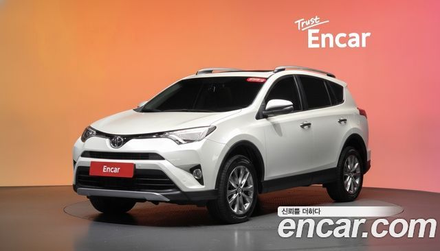 Toyota RAV4 2017 — photo 1