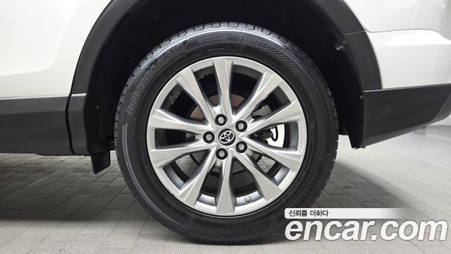 Toyota RAV4 2017 — photo 7