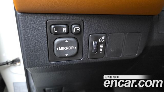 Toyota RAV4 2017 — photo 28