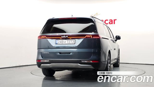 Kia Canival 2023 — photo 4