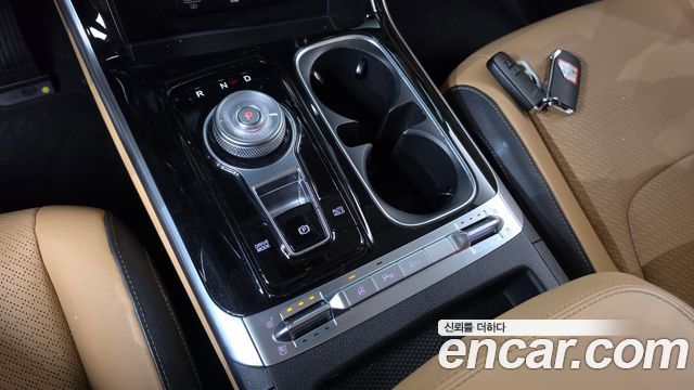 Kia Canival 2023 — photo 12