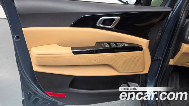 Kia Canival 2023 — photo 14