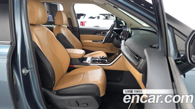 Kia Canival 2023 — photo 16