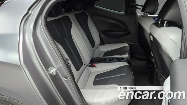 Hyundai Veloster 2018 — photo 12