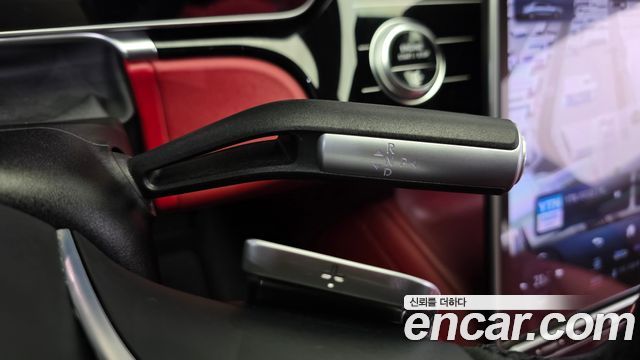 Mercedes-Benz S-Class 2024 — photo 12