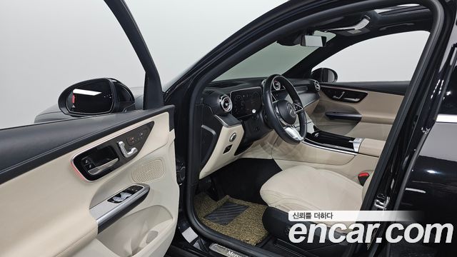 Mercedes-Benz GLC-Class 2023 — photo 13