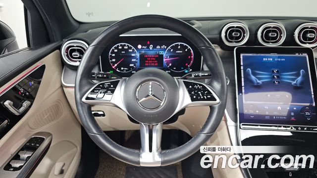 Mercedes-Benz GLC-Class 2023 — photo 19