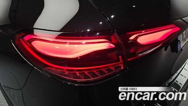 Mercedes-Benz GLC-Class 2023 — photo 9