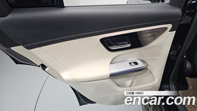 Mercedes-Benz GLC-Class 2023 — photo 15