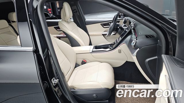 Mercedes-Benz GLC-Class 2023 — photo 16