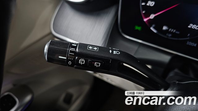 Mercedes-Benz GLC-Class 2023 — photo 28
