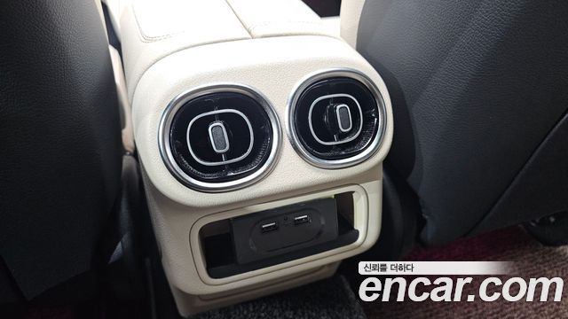 Mercedes-Benz GLC-Class 2023 — photo 34