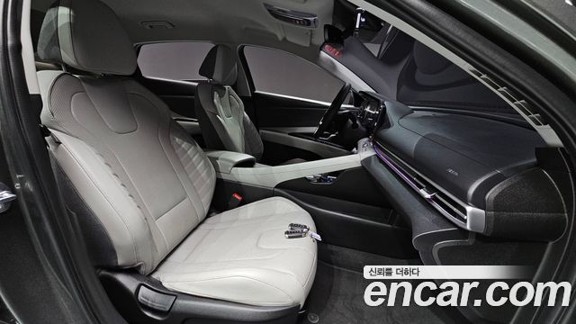Hyundai AVANTE 2021 — photo 13