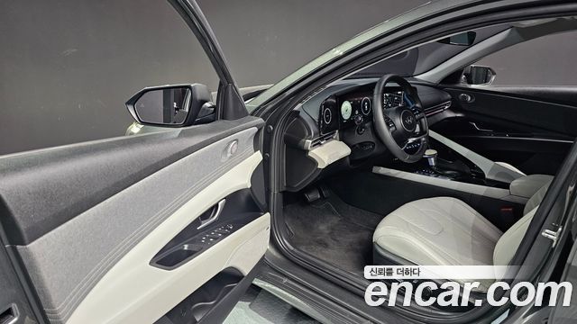 Hyundai AVANTE 2021 — photo 16