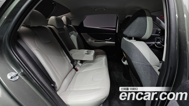 Hyundai AVANTE 2021 — photo 33