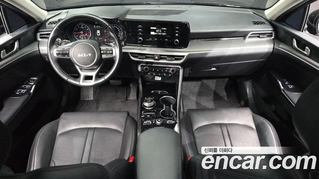 Kia K5 2023 — photo 10