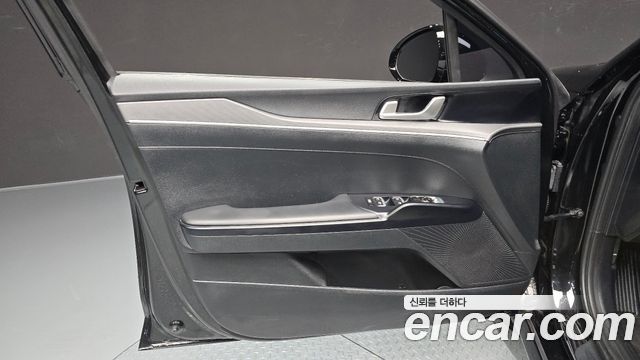 Kia K5 2023 — photo 14