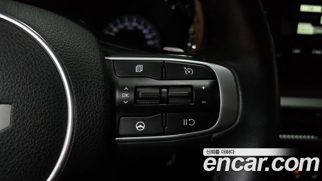 Kia K5 2023 — photo 32