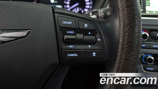 Genesis G80 2017 — photo 15