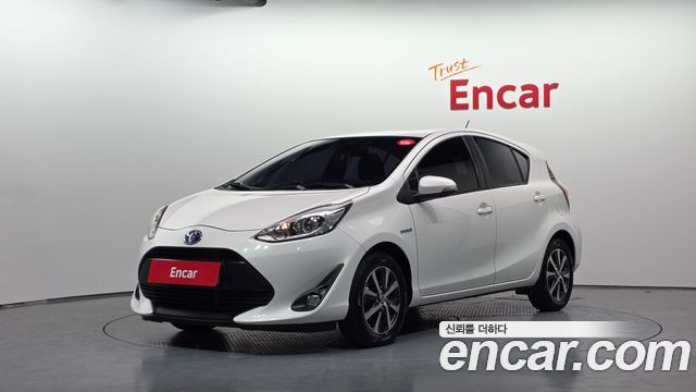 Toyota Prius 2018 — photo 1