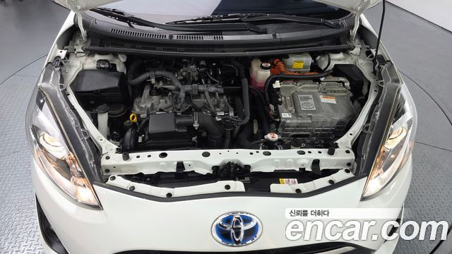 Toyota Prius 2018 — photo 6