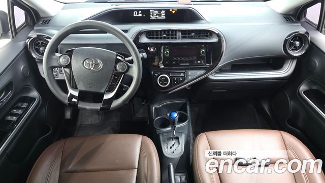 Toyota Prius 2018 — photo 7