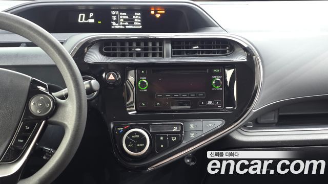 Toyota Prius 2018 — photo 13