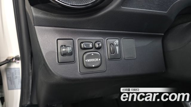 Toyota Prius 2018 — photo 19
