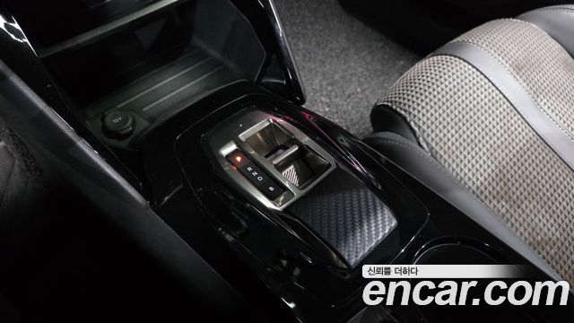 Peugeot 2008 2023 — photo 12